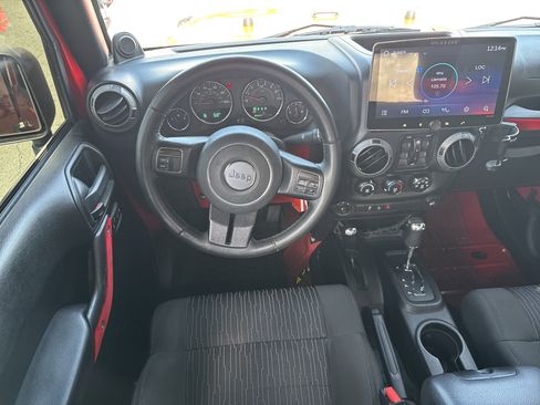 Used 2012 Jeep Wrangler Unlimited Sport image 27