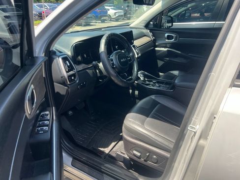 Used 2022 Kia Sorento S w/ Panoramic Sunroof Package AWD/4WD image 5