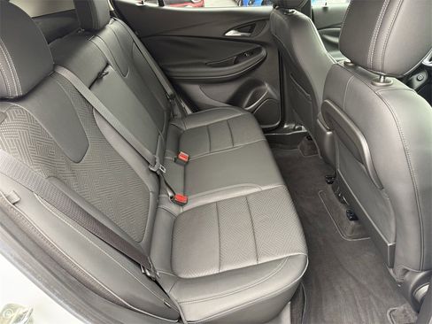 Used 2022 Buick Encore GX Essence w/ Experience Buick Package image 38