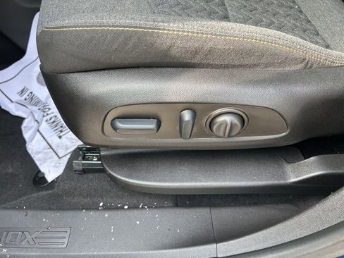 Used 2023 Chevrolet Equinox LT image 20