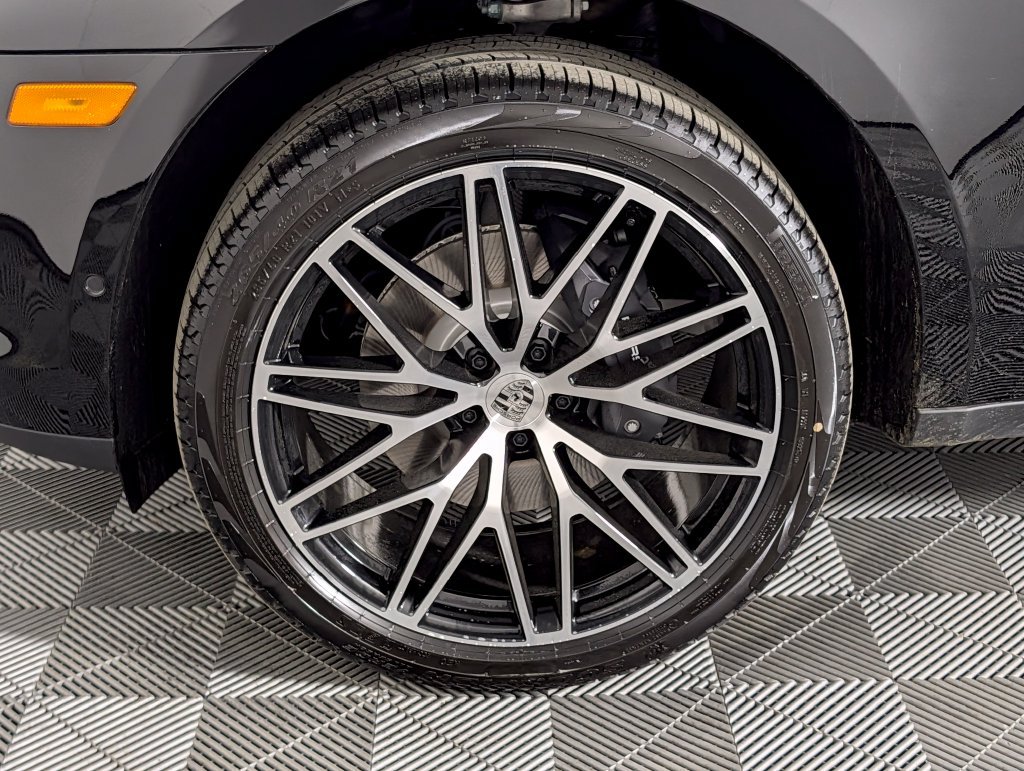 Certified 2026 Porsche Macan AWD/4WD image 11