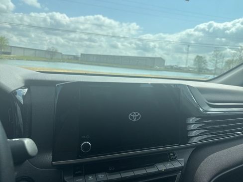 Used 2025 Toyota Camry LE image 13