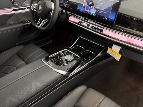 New 2026 BMW 740i w/ Executive Package image 21