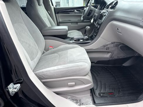 Used 2017 Buick Enclave Convenience FWD image 12