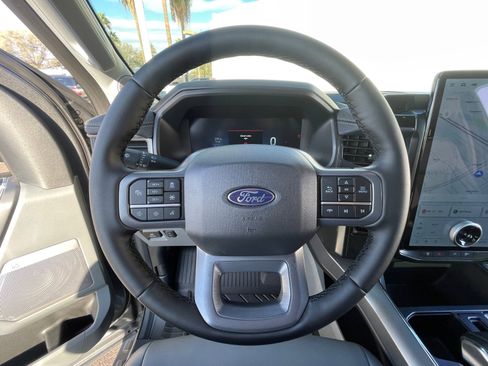 Used 2025 Ford F150 Lightning Flash image 9