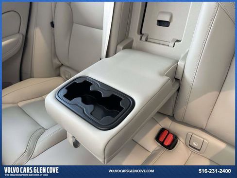 New 2026 Volvo XC60 T8 Ultra w/ Protection Package Premier image 17