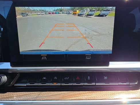 Used 2024 Chevrolet Silverado 1500 LT w/ Protection Package AWD/4WD image 28