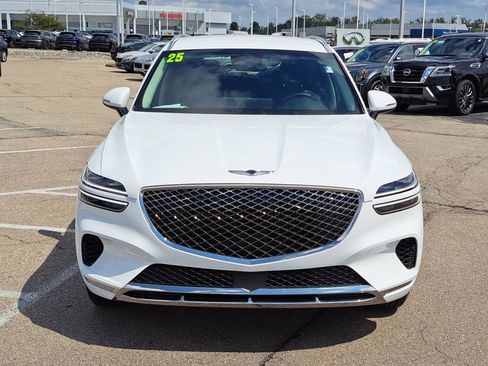 Used 2025 Genesis GV70 2.5T image 8