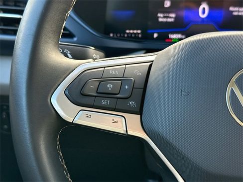 Certified 2023 Volkswagen Taos SE w/ Panoramic Sunroof Package image 35