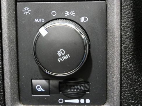 Used 2019 RAM 1500 Tradesman w/ Tradesman SXT Package AWD/4WD image 13