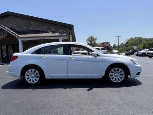 Used 2013 Chrysler 200 LX FWD image 20