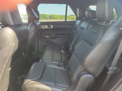 Used 2022 Ford Explorer ST w/ Equipment Group 401A AWD/4WD image 16