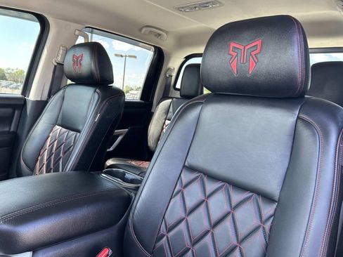 Used 2021 Nissan Titan SV w/ SV Convenience Package AWD/4WD image 26