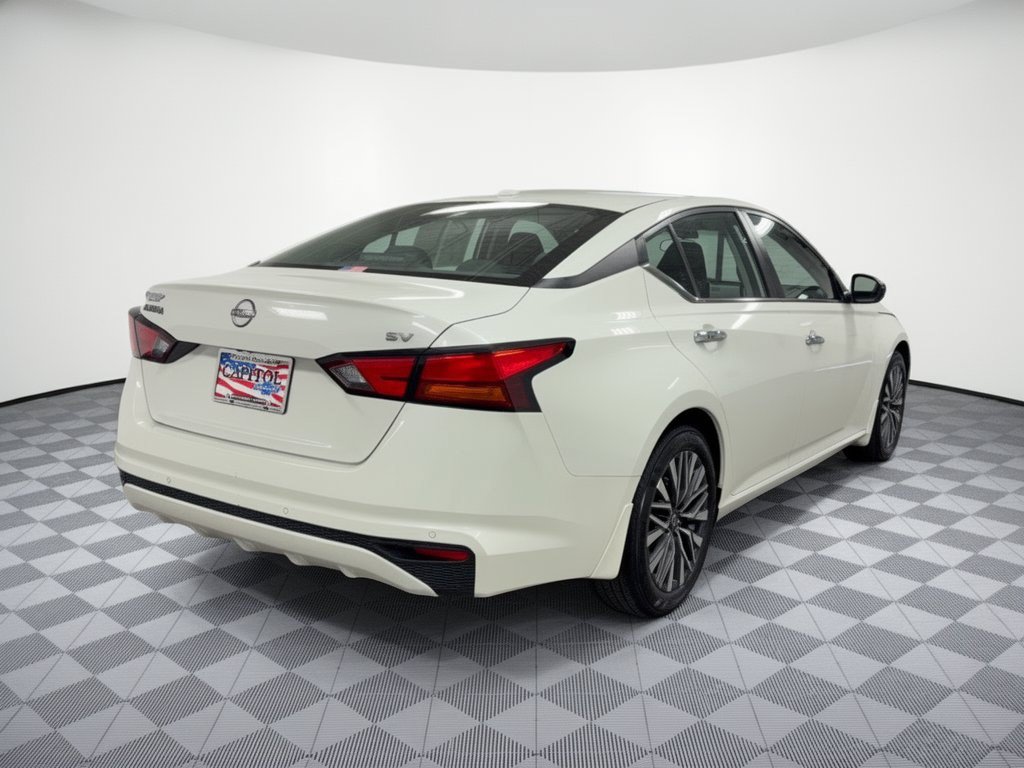 Used 2024 Nissan Altima 2.5 SV FWD image 9