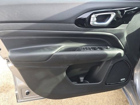 Used 2024 Jeep Compass Limited w/ High Altitude Package image 13