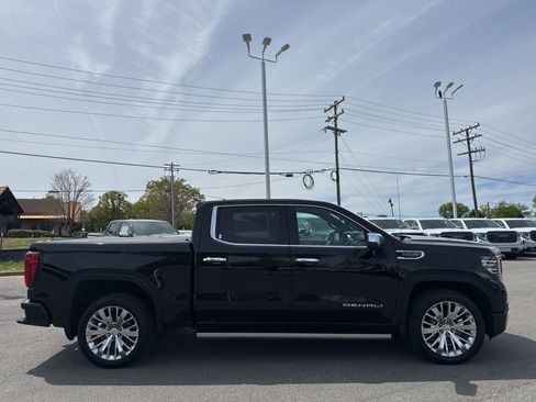 Used 2023 GMC Sierra 1500 Denali AWD/4WD image 6