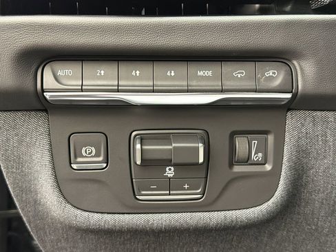 Used 2026 Cadillac Escalade Platinum Sport image 27