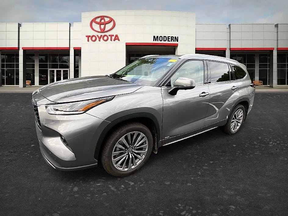 Used 2025 Toyota Highlander Limited AWD/4WD image 13