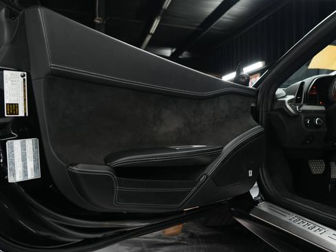 Used 2013 Ferrari 458 Spider RWD image 17