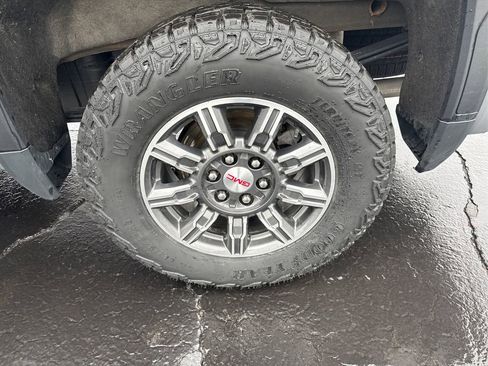 Certified 2024 GMC Sierra 1500 AT4 w/ Technology Package AWD/4WD image 34
