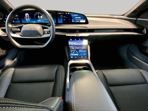 Used 2025 Lucid Air Touring AWD/4WD image 14