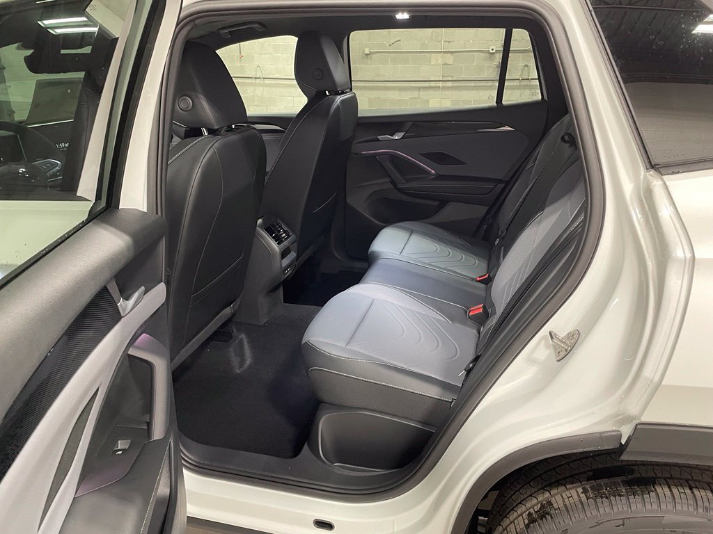 New 2026 Volkswagen Tiguan SE R-Line AWD/4WD image 10