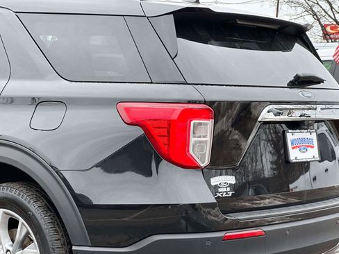 Used 2022 Ford Explorer XLT w/ Equipment Group 202A image 8
