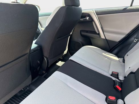 Used 2018 Toyota RAV4 XLE image 13