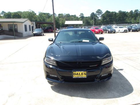 Used 2016 Dodge Charger SXT RWD image 3