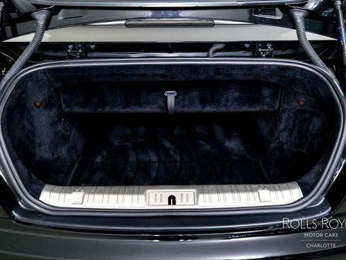 Used 2017 Rolls-Royce Dawn RWD image 21