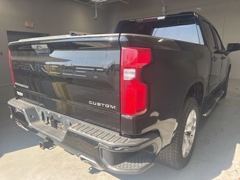 Used 2020 Chevrolet Silverado 1500 Custom w/ Custom Value Package image 5