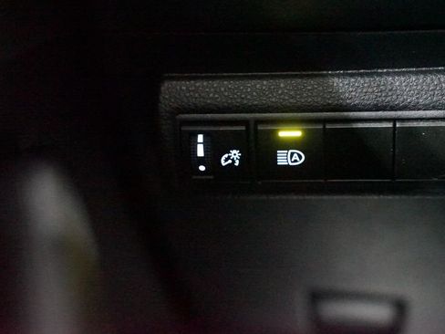 Certified 2025 Toyota Corolla LE image 22