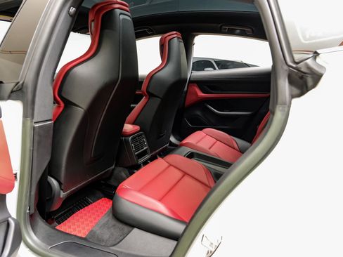 Used 2023 Porsche Taycan image 38