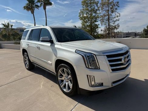 Used 2015 Cadillac Escalade Premium image 15