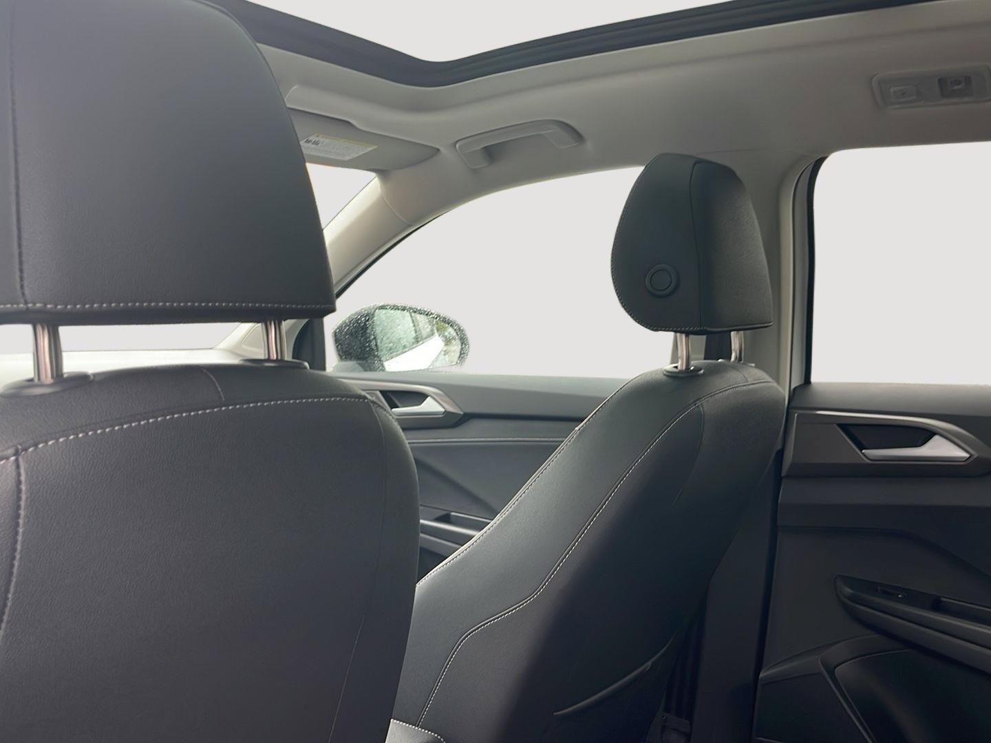 New 2026 Volkswagen Taos SE AWD/4WD image 18