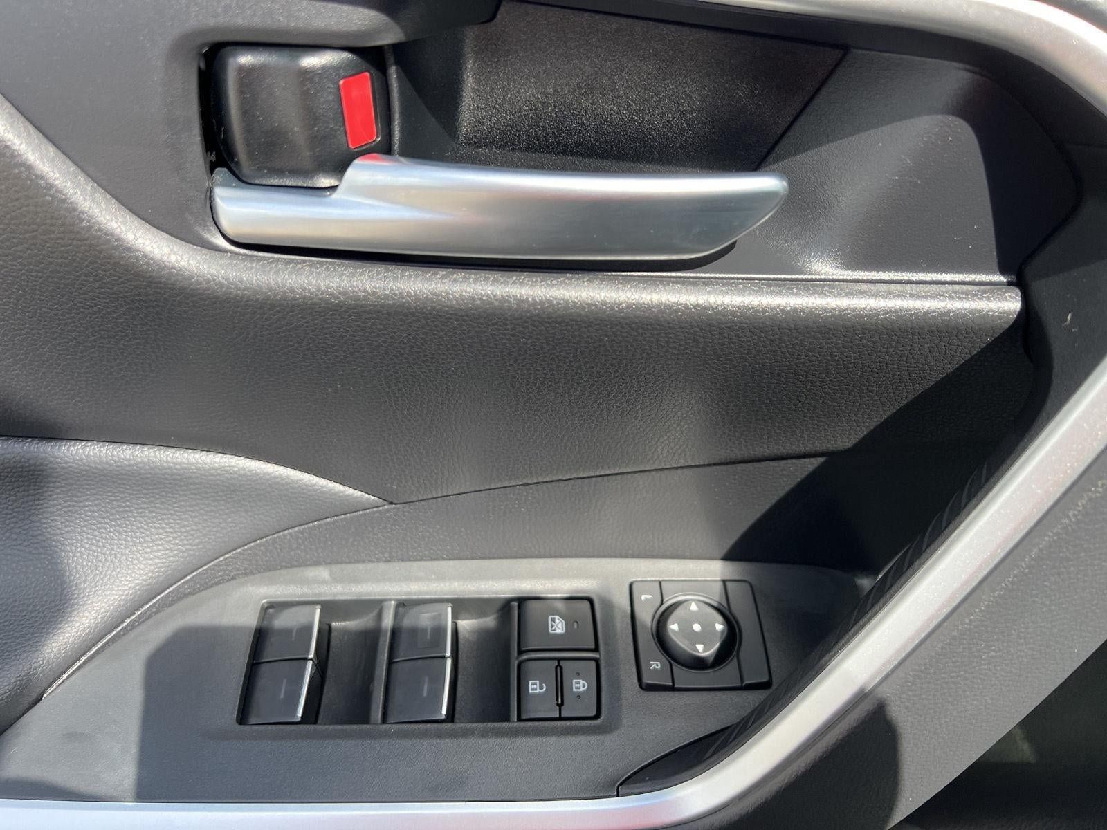 Used 2025 Toyota RAV4 XLE w/ Convenience Package AWD/4WD image 19
