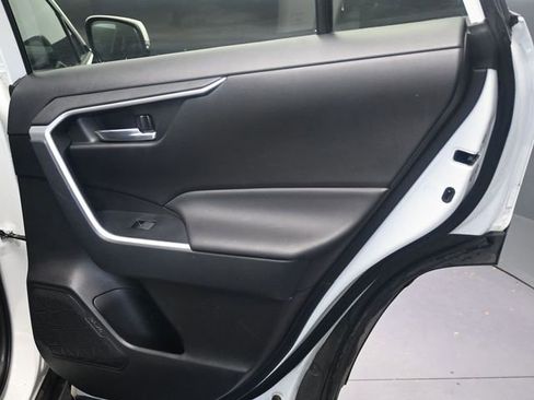 Used 2022 Toyota RAV4 XLE w/ Convenience Package image 21