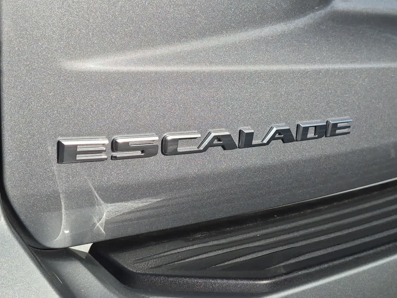 Used 2024 Cadillac Escalade Premium Luxury w/ LPO, Floor Liner Package AWD/4WD image 13