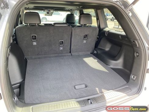 New 2026 Jeep Grand Cherokee Altitude AWD/4WD image 8