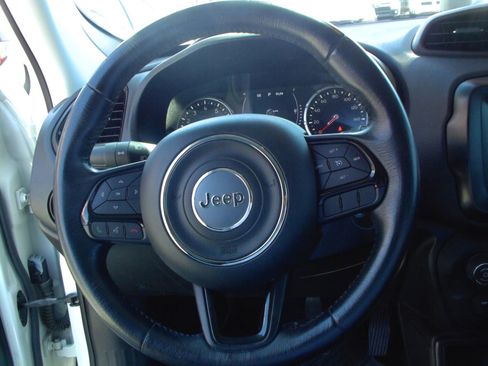 Used 2018 Jeep Renegade Altitude image 20