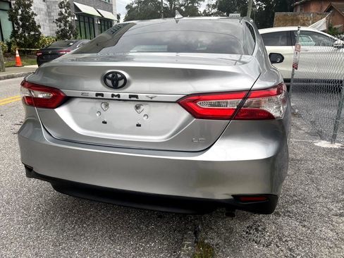 Used 2019 Toyota Camry LE image 10