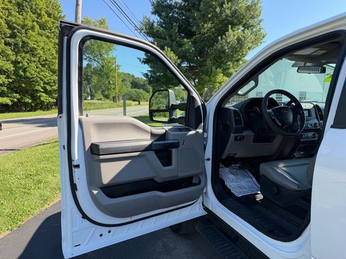 Used 2017 Ford F250 XL w/ Power Equipment Group AWD/4WD image 22