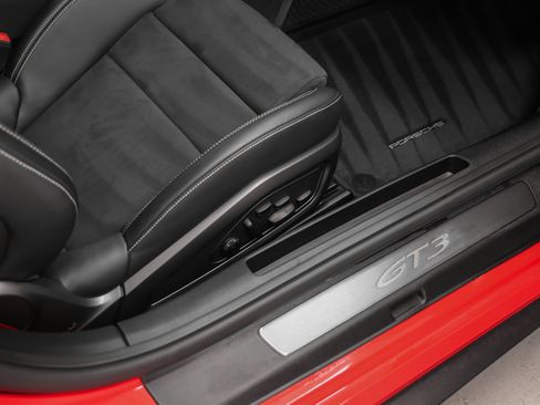Used 2022 Porsche 911 GT3 image 24