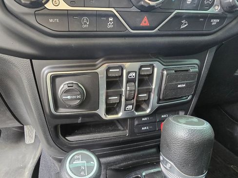 Used 2020 Jeep Wrangler Unlimited Sport image 15