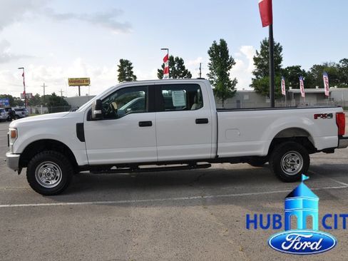 Used 2022 Ford F250 XL w/ Power Equipment Group AWD/4WD image 2
