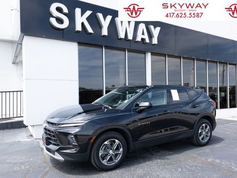 Used 2025 Chevrolet Blazer LT AWD/4WD image 1