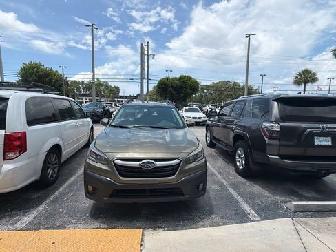 Used 2021 Subaru Outback Premium AWD/4WD image 2
