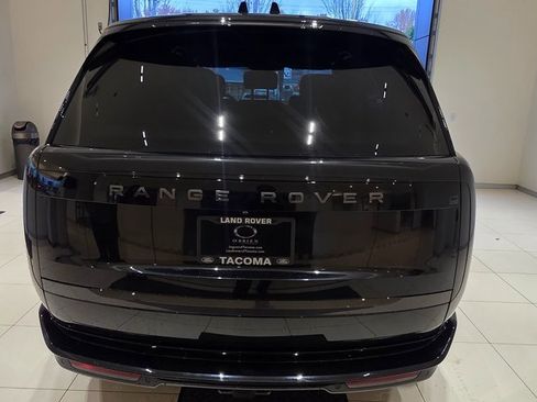New 2025 Land Rover Range Rover Long Wheelbase SE image 5