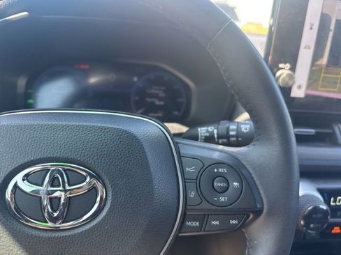 Used 2023 Toyota RAV4 XSE AWD/4WD image 18