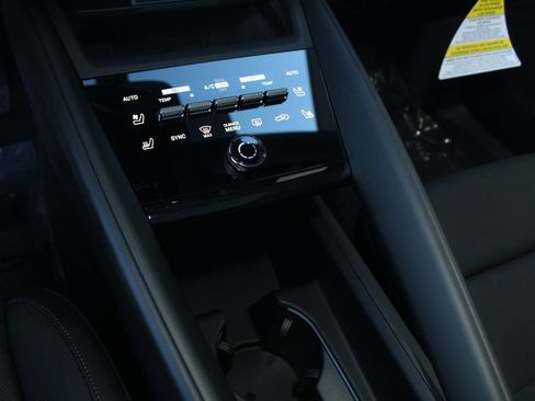New 2026 Porsche Macan 4 Electric AWD/4WD image 16